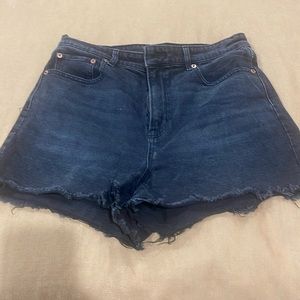 Black excellent condition AE shorts
